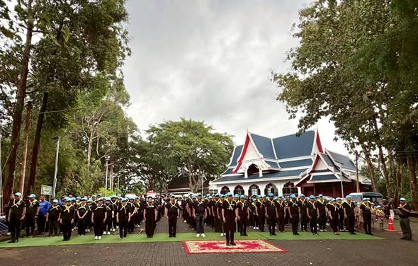 เข้าร่วมกิจกรรมจิตอาสาบำเพ็ญสาธารณประโยชน์และสาธารณกุศล ถวายพระราชกุศล พระบาทสมเด็จพระมงกุฏเกล้าเจ้าอยู่หัว เนื่องในโอกาสวันคล้ายวันสวรรคต ครบ 100 ปี