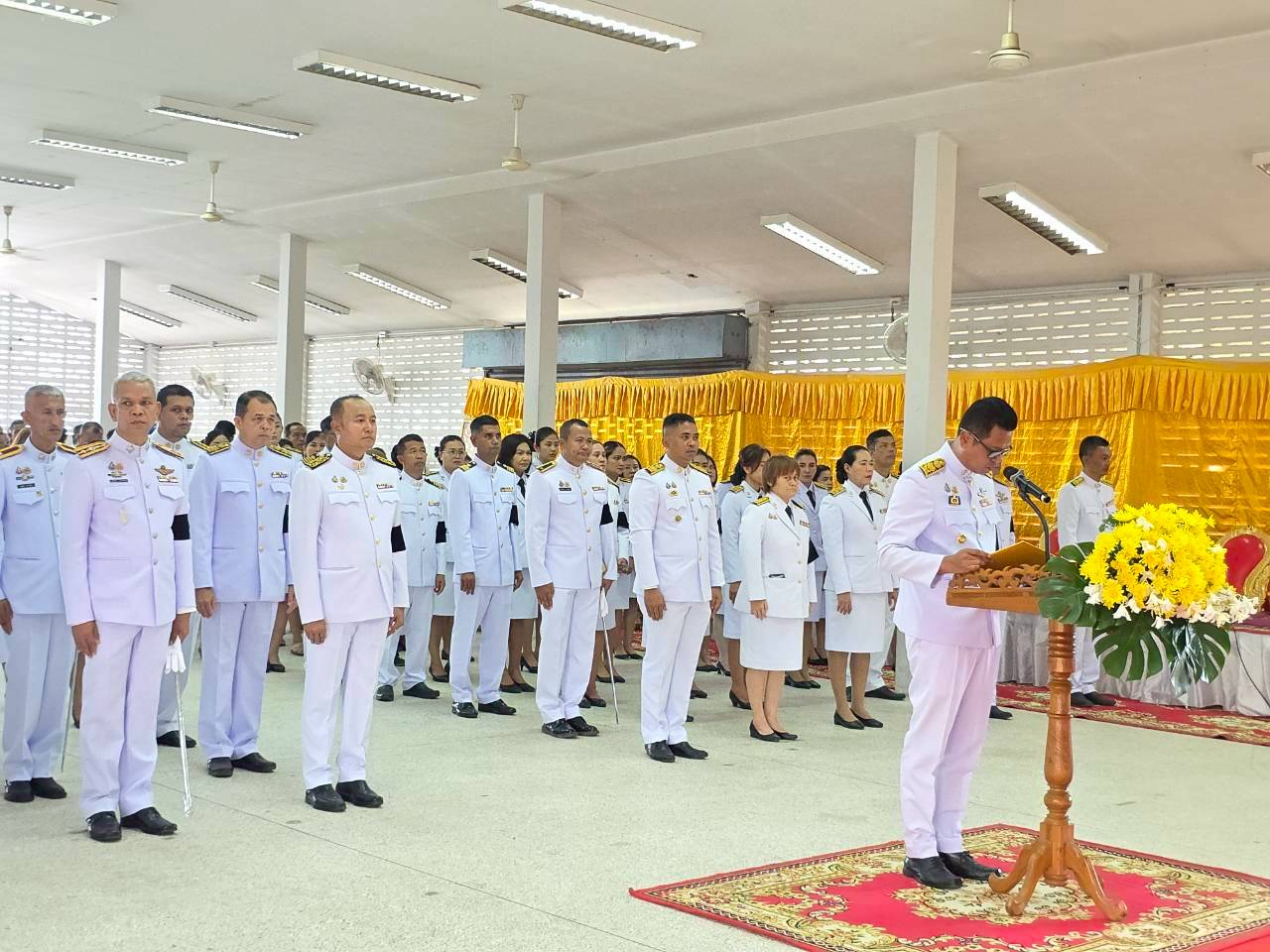 ร่วมพิธีวางพานพุ่มถวายพระราชกุศล เนื่องในวันคล้ายวันพระบรมราชสมภพ พระบาทสมเด็จพระบรมชนกาธิเบศร มหาภูมิพลอดุลยเดชมหาราช บรมนาถบพิตร วันชาติ และวันพ่อแห่งชาติ