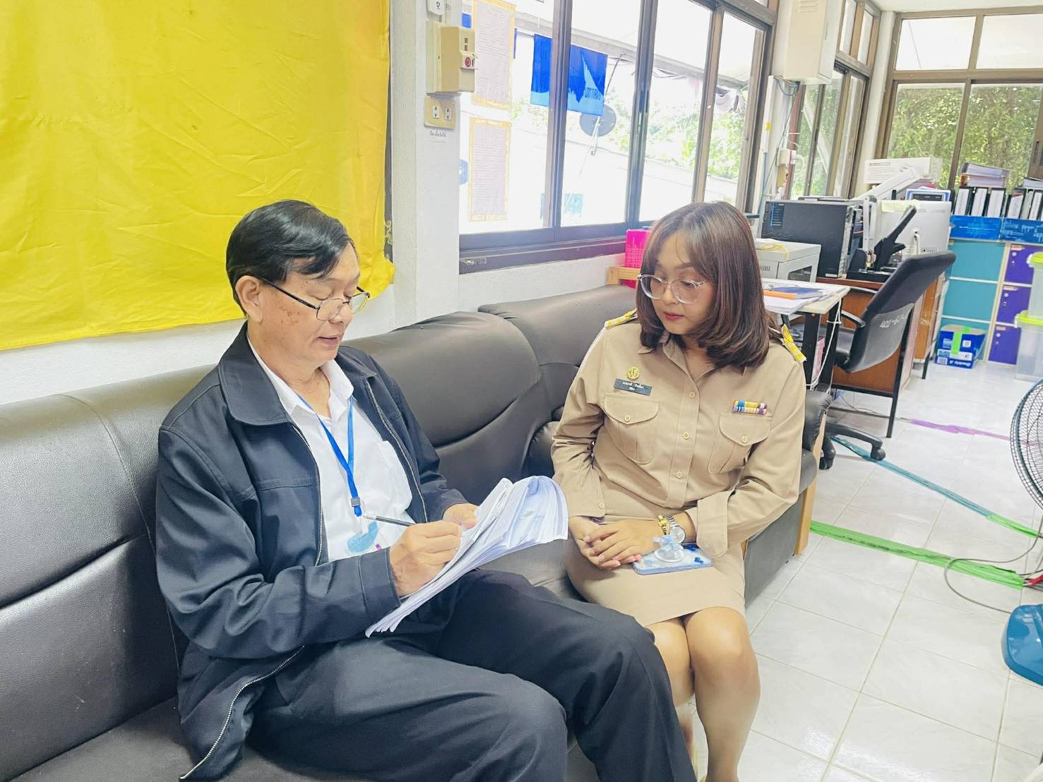 "ผู้ตรวจการการเลือกตั้งจังหวัดพังงา ตรวจเยี่ยมศูนย์ประสานงานการเลือกตั้งสมาชิกสภาองค์การบริหารส่วนตำบล (ส.อบต.)และนายกองค์การบริหารส่วนตำบล (นายก อบต.) โคกเจริญ